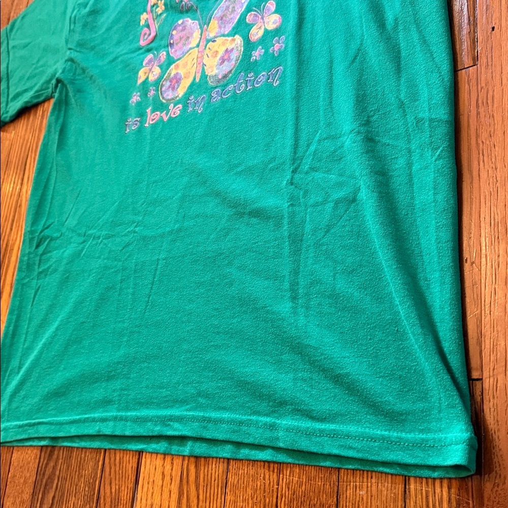 90’s “Mom Is Love” Vintage T-Shirt - Picture 6 of 9